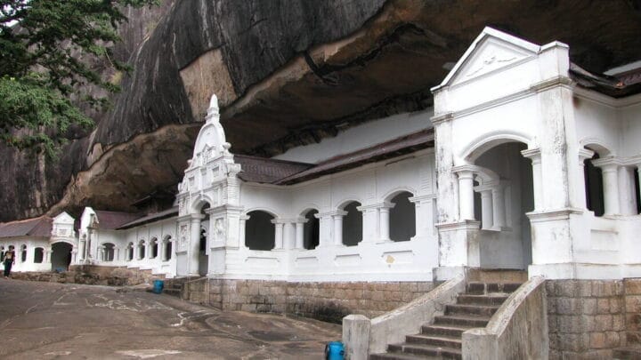 ceylan-authentique-dambulla-cave-temple